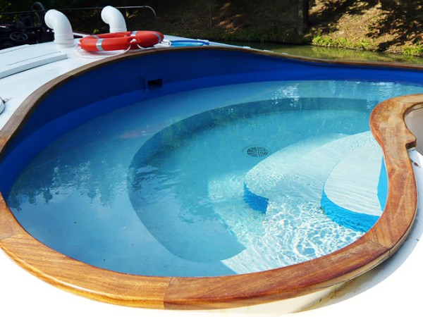 Relax in the large heated pool while cruising on the
Alegria