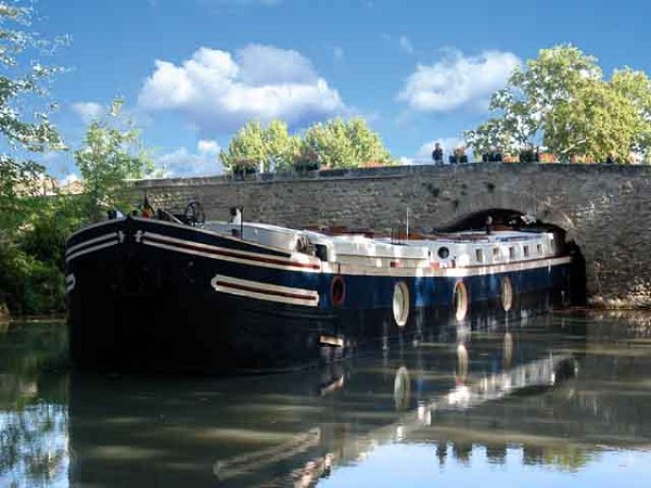 Alegria cruising on the Canal du Midi