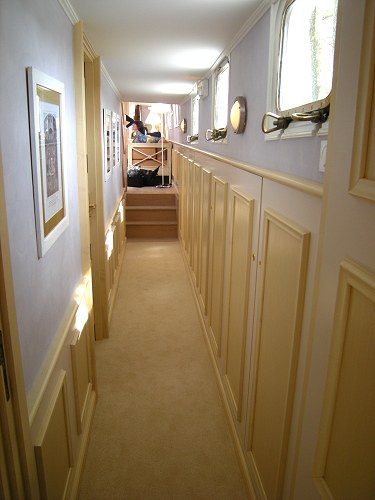 Alouette's Corridor leading from the cabins to the salon