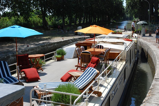 Relax on the spacious sun deck of the Clair de Lune.
