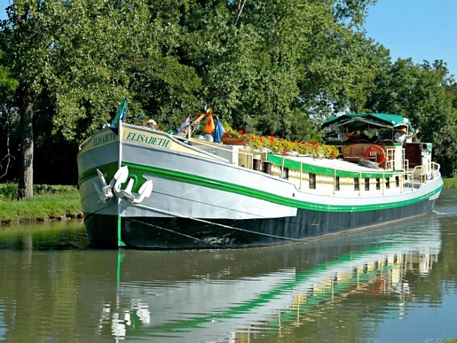 The First Class 6-passenger hotel barge
Elisabeth