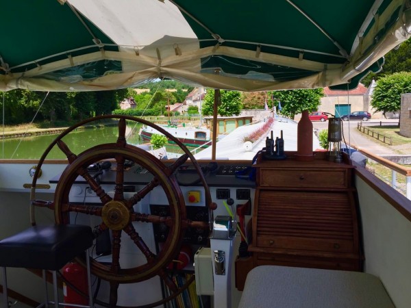 Join your captain in the wheelhouse and take a
hand at the wheel.