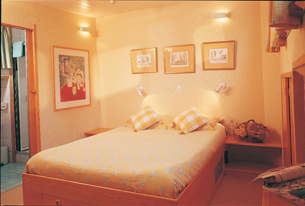 Cabin aboard the Hirondelle.