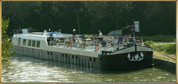 Horizon: Cruise in France on the Canal de Briare in the Upper Loire...
Contact Special Places Travel for expert, independent advice on canal cruises and river cruises, based on our direct experience aboard each of the barges and small ships of Europe. 
Phone 1-877-64-BARGE (1-877-642-2743) or
outside of the U.S., 001.443.321.3614.