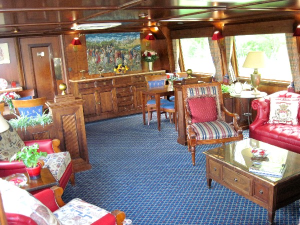 The large salon offers many options for private seating areas
