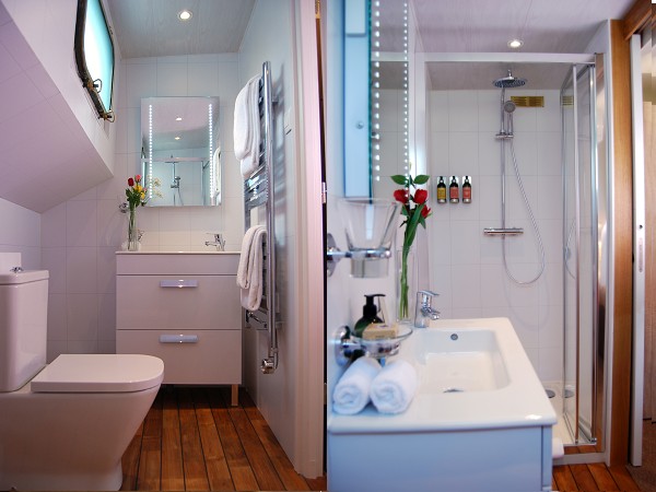 Each cabin aboard L'Impressionniste has its
own ensuite bathroom