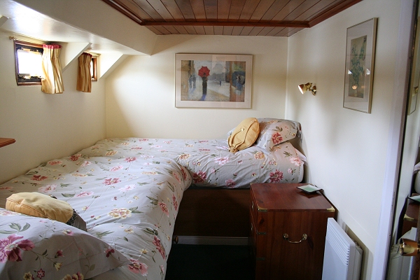 Luciole cabin.