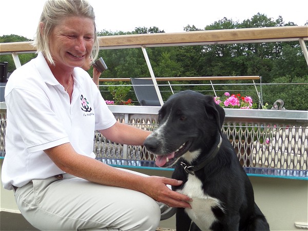 Owner, hostess and guide Magali will look after you
during your
stay aboard the Magnolia.<br>Onboard canine Gypsy offers her services as loyal
companion
and friendly, good natured barge pup.