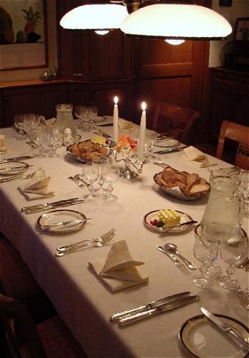 La Nouvelle Etoile's dining table in preparation for dinner.