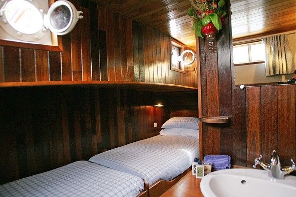 The cabins aboard the Nymphea offer either
twin or double bed accommodations