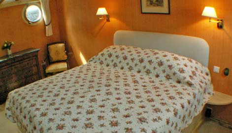 Cabins aboard the Renaissance feature guests' choice of king bed or two full twins.