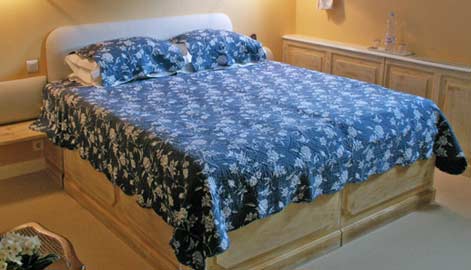 Cabins aboard the Renaissance feature guests' choice of king bed or two full twins.