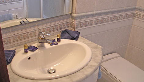 Ensuite Bathroom Aboard Saint Louis
