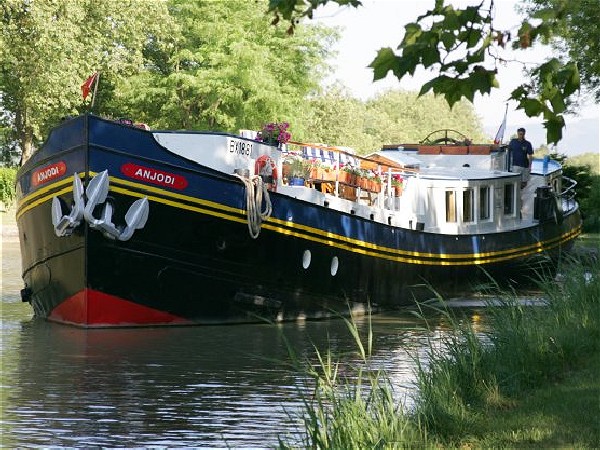 The 8-passenger First Class hotel barge,
Anjodi