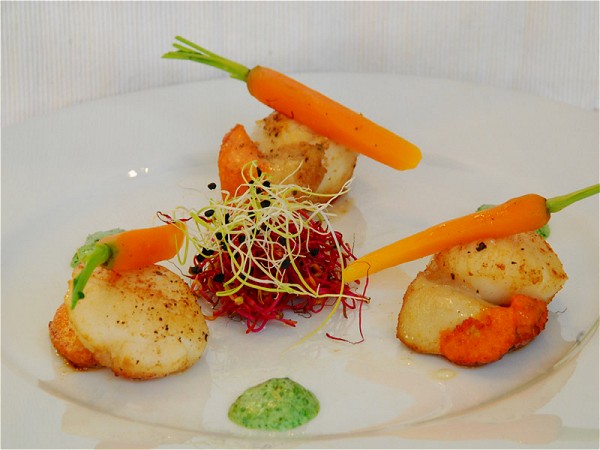 Beautiful and elegant cuisine prepared aboard
the Apres Tout