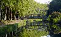 The pretty Canal lateral a la Garonne
