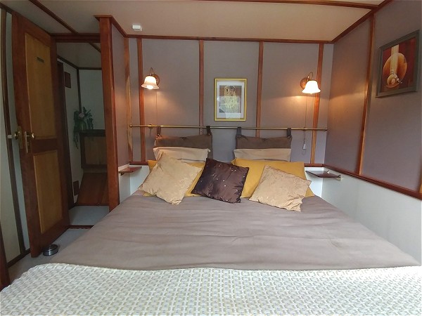 Cabin 3 aboard the Clair de Lune, the 'Lotus'
cabin.