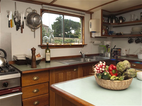 The galley on board Clair de Lune
