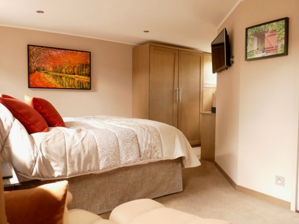 The cabins aboard the Grand Cru offer either king or twin
beds