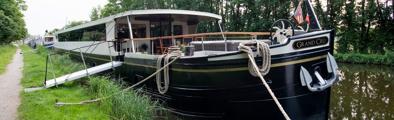 Barge Cruises In France and Europe: Photo Gallery for Barge Grand Cru