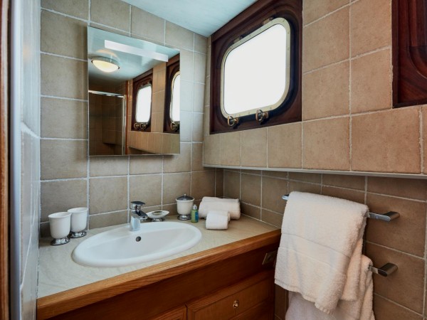 Each cabin has its own ensuite bathroom