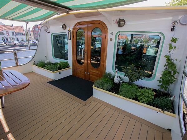 The organic herb garden on the deck of
Nouvelle Etoile