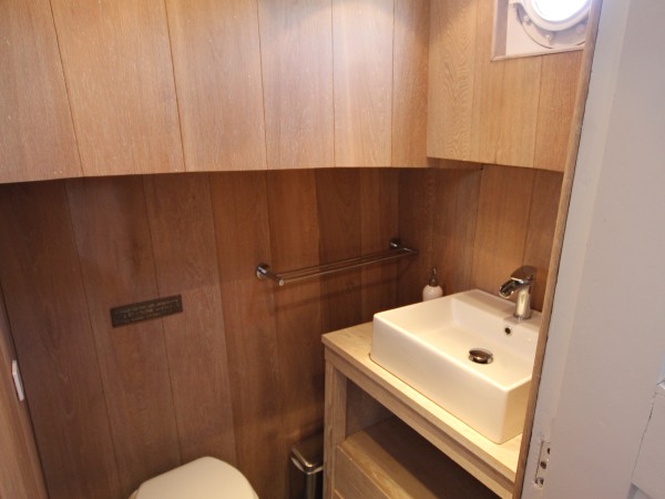 Each cabin aboard the Nymphea has its own ensuite
bathrooms