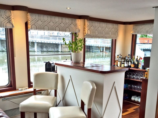 The bar area on board the Panache