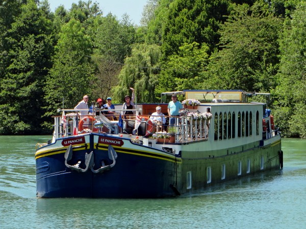 The Deluxe 12-passenger hotel barge Panache