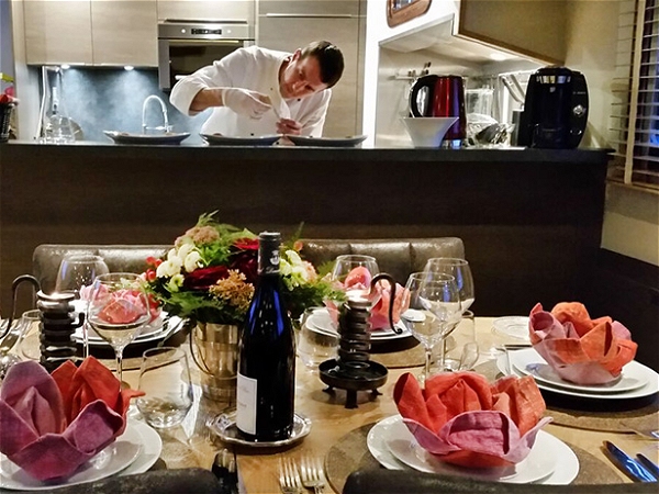 An elegant table setting on board the
Rendez-Vous