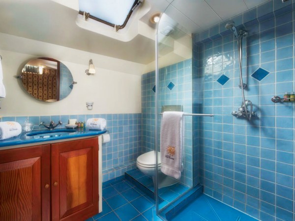 All of the cabins aboard the Roi Soleil have
their own ensuite bathroom with a shower