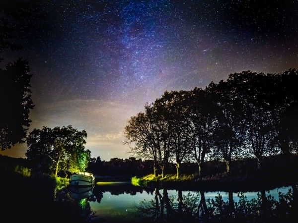 Roi Soleil moored under a brilliant
starry night 