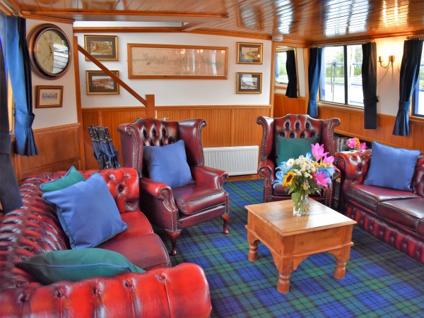 The salon
aboard the Scottish Highlander