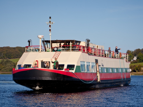 The Deluxe
10-passenger hotel barge Shannon Princess II