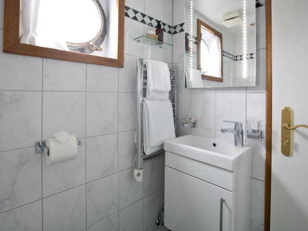 Each cabin
aboard the Spirit of Scotland has its own ensuite bathroom with shower